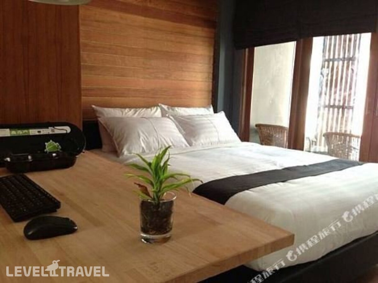 фотографии номера Улучшенный люкс отеля 5ive Beach House Hotel в Таиланд(Джомтьен) - фото №6