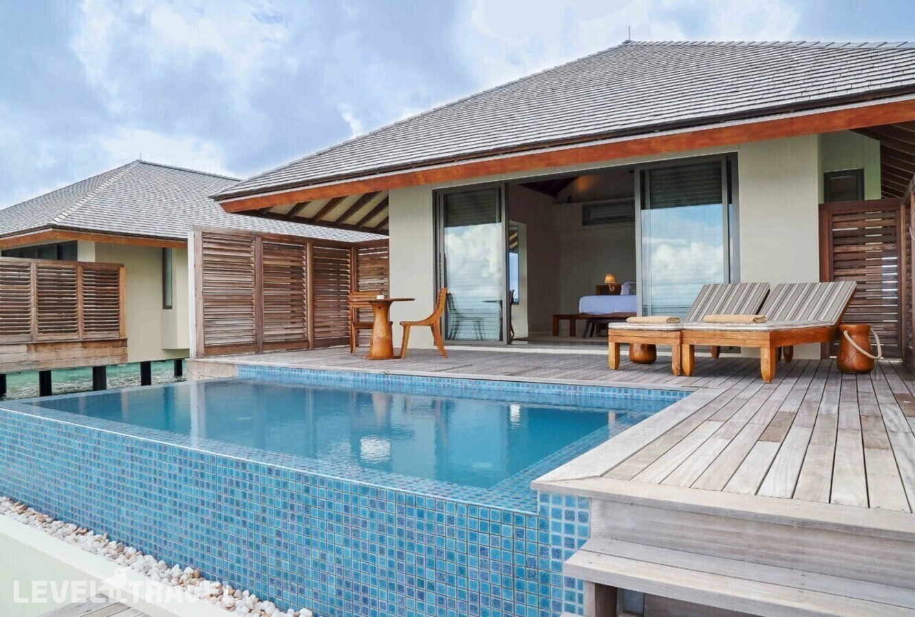 фотографии номера Вилла на воде Sunset с бассейном отеля The Residence Maldives At Dhigurah в Мальдивы(Гаафу Алиф Атолл) - фото №4