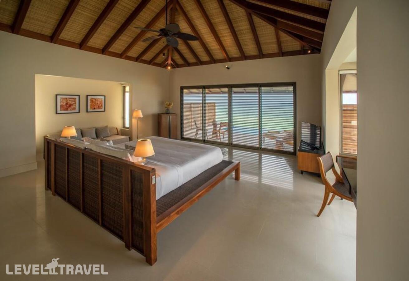 фотографии номера Вилла на воде Sunset с бассейном отеля The Residence Maldives At Dhigurah в Мальдивы(Гаафу Алиф Атолл) - фото №2