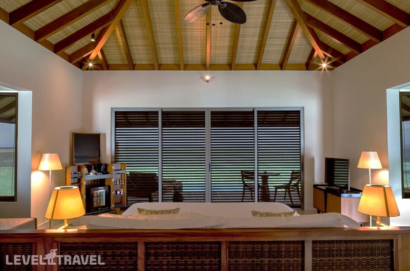 фотографии номера Вилла на воде Sunrise с бассейном отеля The Residence Maldives At Dhigurah в Мальдивы(Гаафу Алиф Атолл) - фото №6