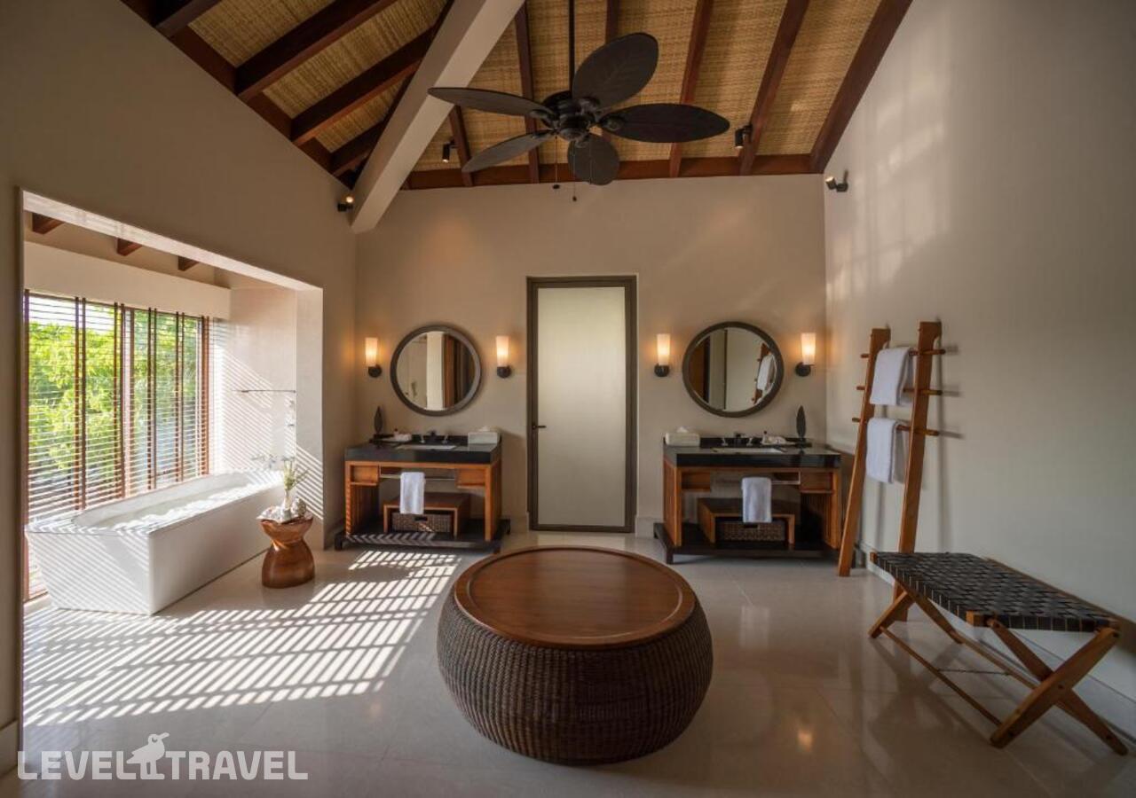 фотографии номера Пляжная вилла Sunset (2 спальни) с бассейном отеля The Residence Maldives At Dhigurah в Мальдивы(Гаафу Алиф Атолл) - фото №2
