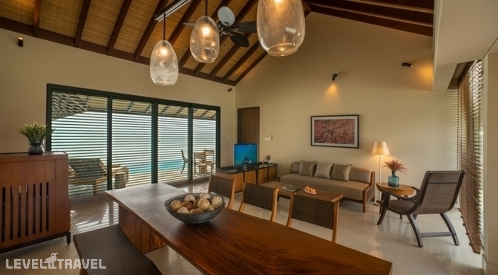 фотографии номера Вилла на воде Sunset (2 спальни) с бассейном отеля The Residence Maldives At Dhigurah в Мальдивы(Гаафу Алиф Атолл) - фото №4