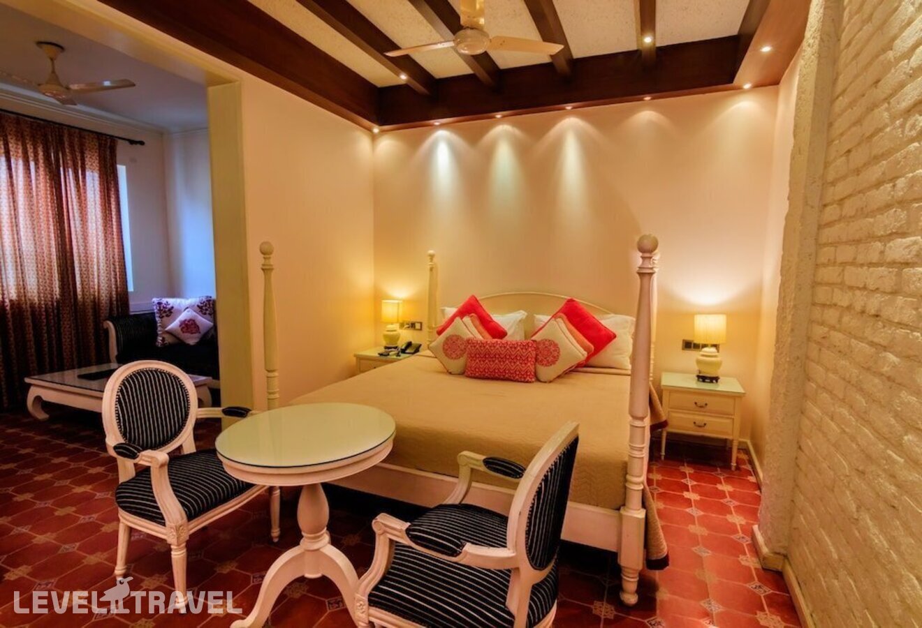фотографии номера Трехместный люкс отеля Hotel Ajanta в Индия(Нью-Дели) - фото №1