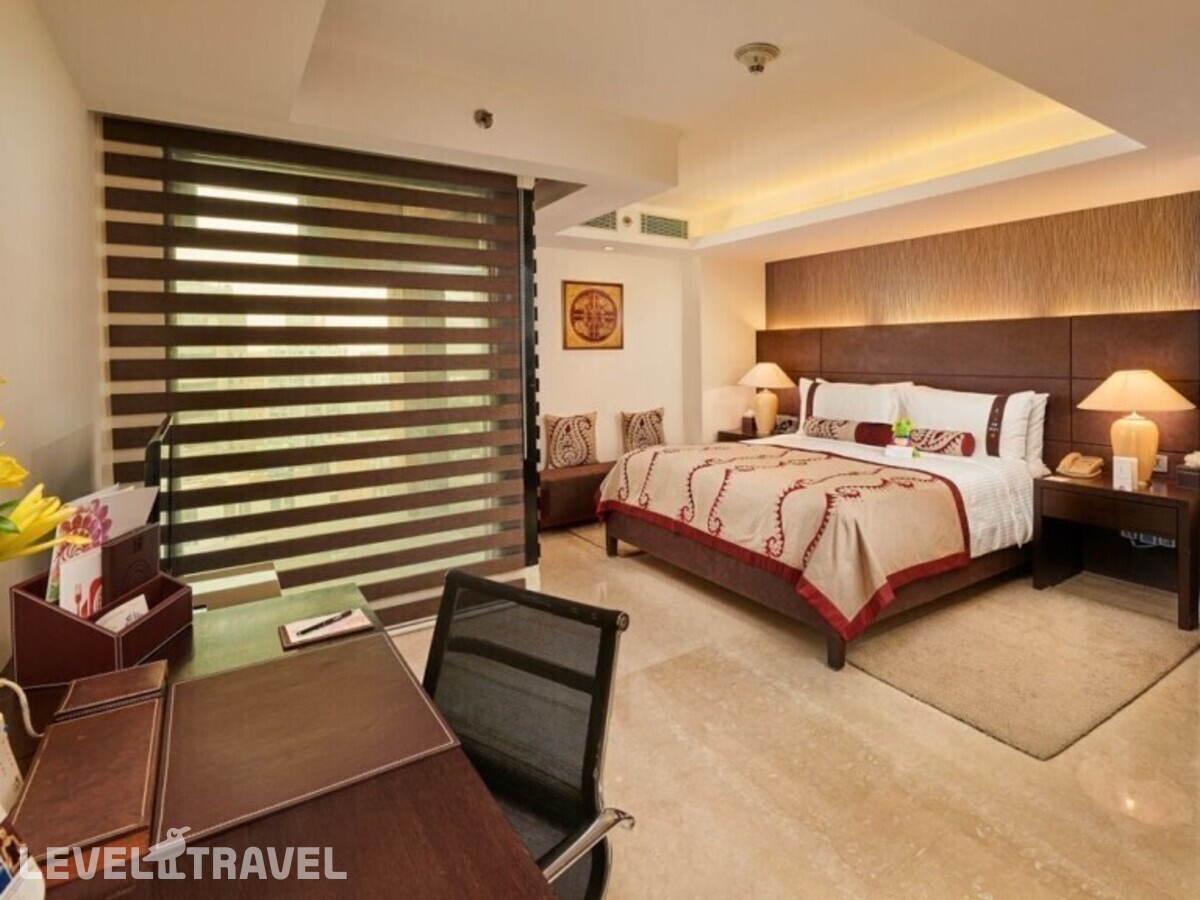 фотографии номера Люкс роскошный отеля The Lalit New Delhi в Индия(Нью-Дели) - фото №1