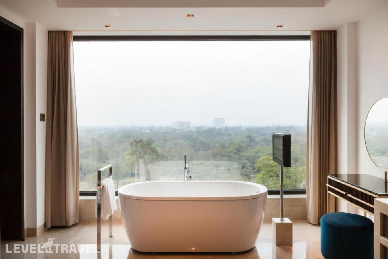 фотографии номера Люкс роскошный отеля The Oberoi, New Delhi в Индия(Нью-Дели) - фото №2