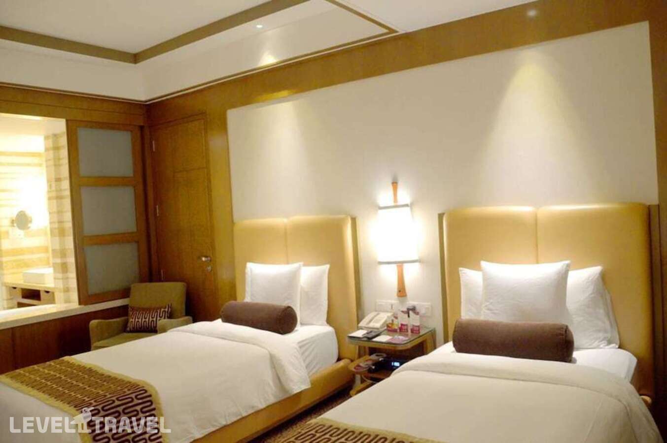 фотографии номера Премиум отеля Crowne Plaza Hotel New Delhi Okhla, An Ihg Hotel в Индия(Нью-Дели) - фото №7