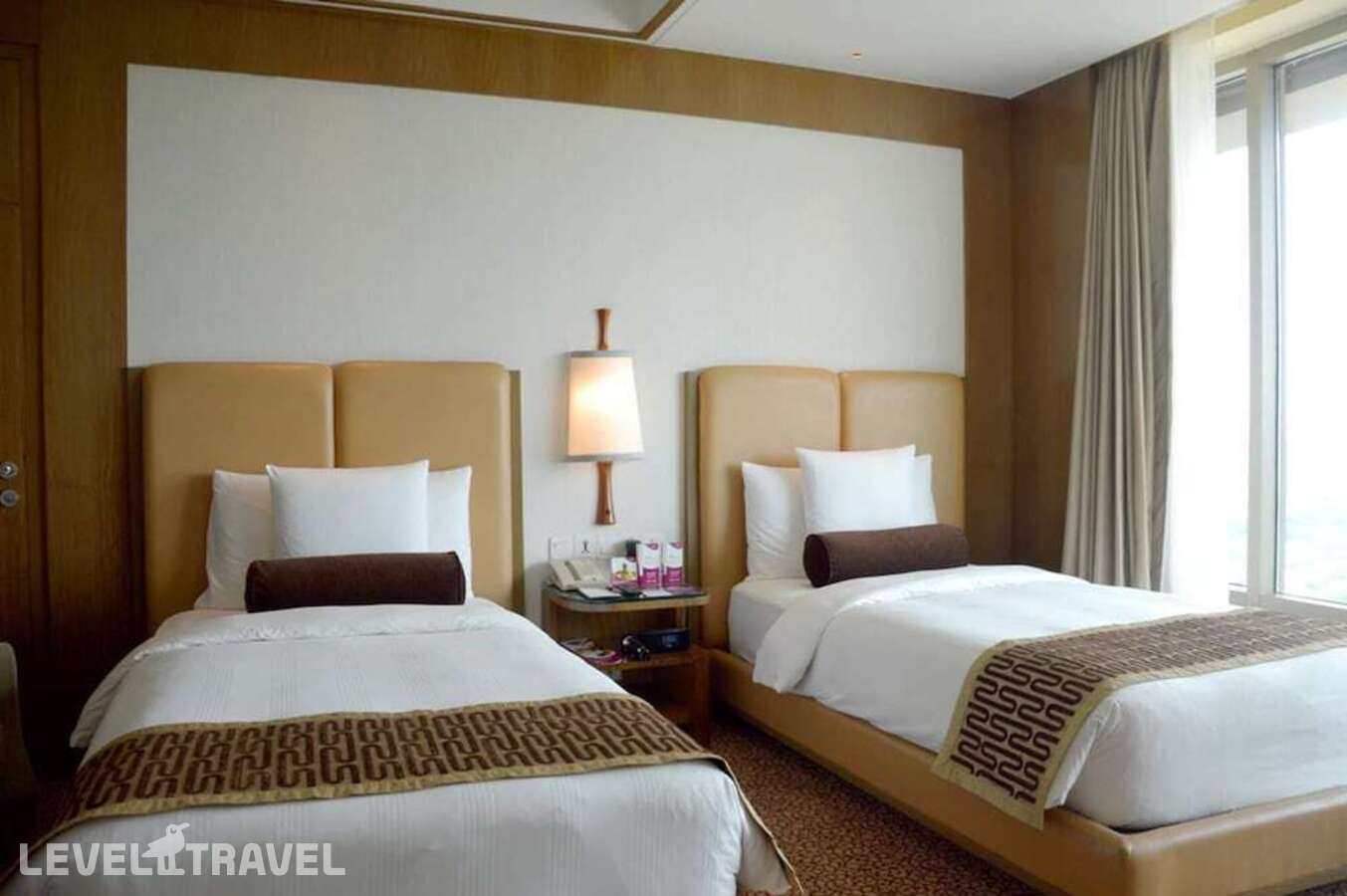 фотографии номера Премиум отеля Crowne Plaza Hotel New Delhi Okhla, An Ihg Hotel в Индия(Нью-Дели) - фото №5