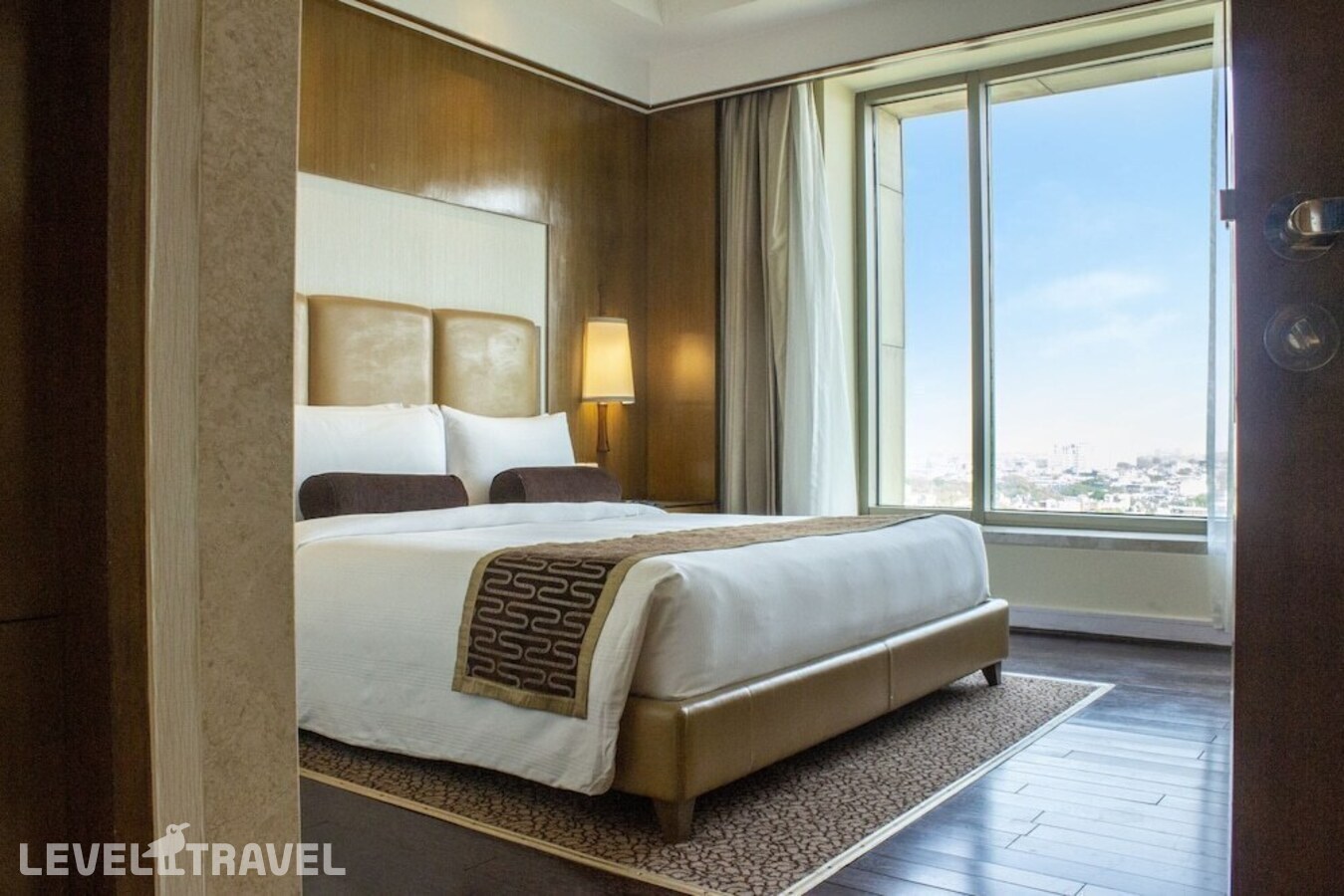 фотографии номера Премиум отеля Crowne Plaza Hotel New Delhi Okhla, An Ihg Hotel в Индия(Нью-Дели) - фото №2