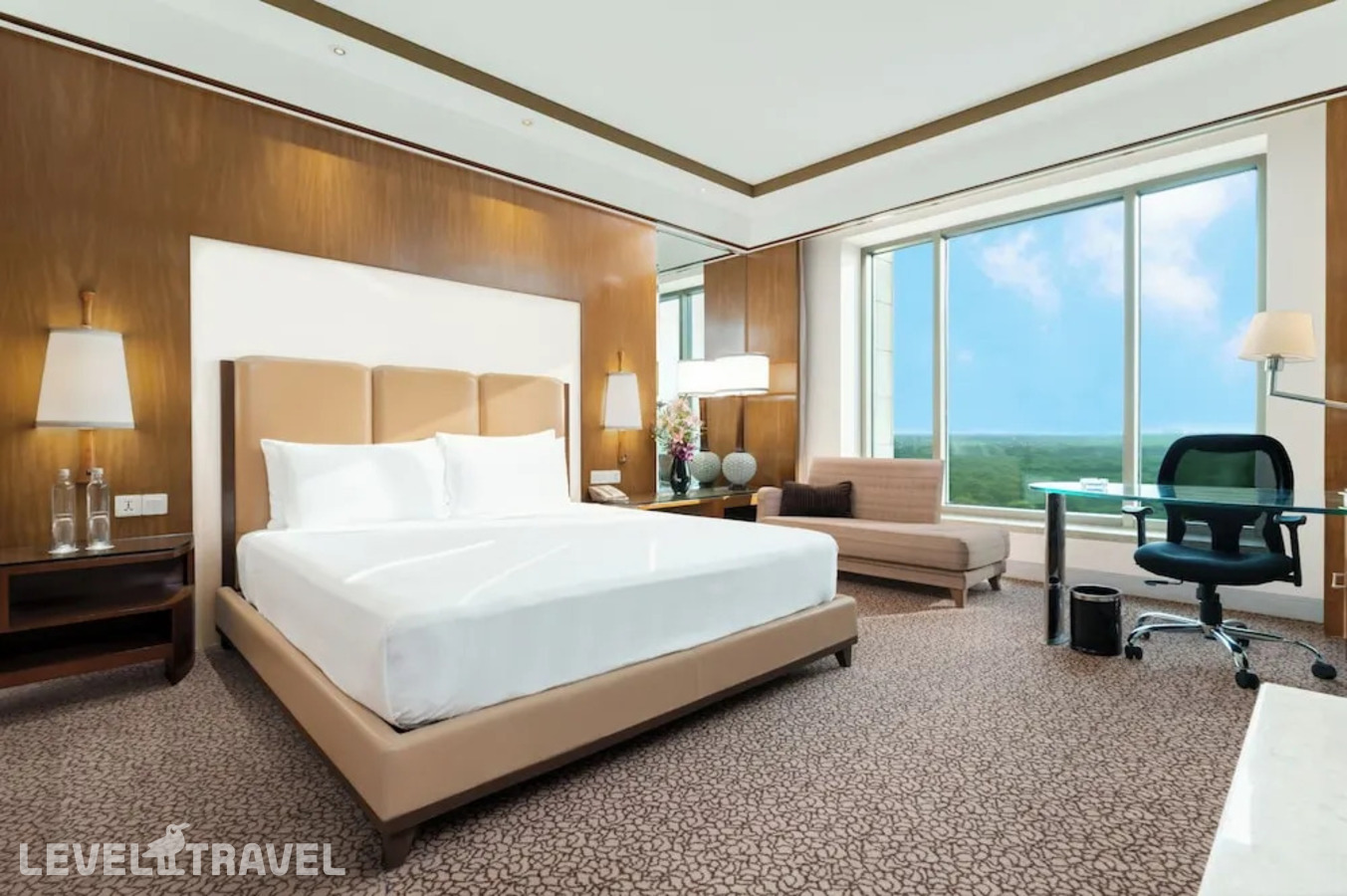 фотографии номера Премиум отеля Crowne Plaza Hotel New Delhi Okhla, An Ihg Hotel в Индия(Нью-Дели) - фото №4
