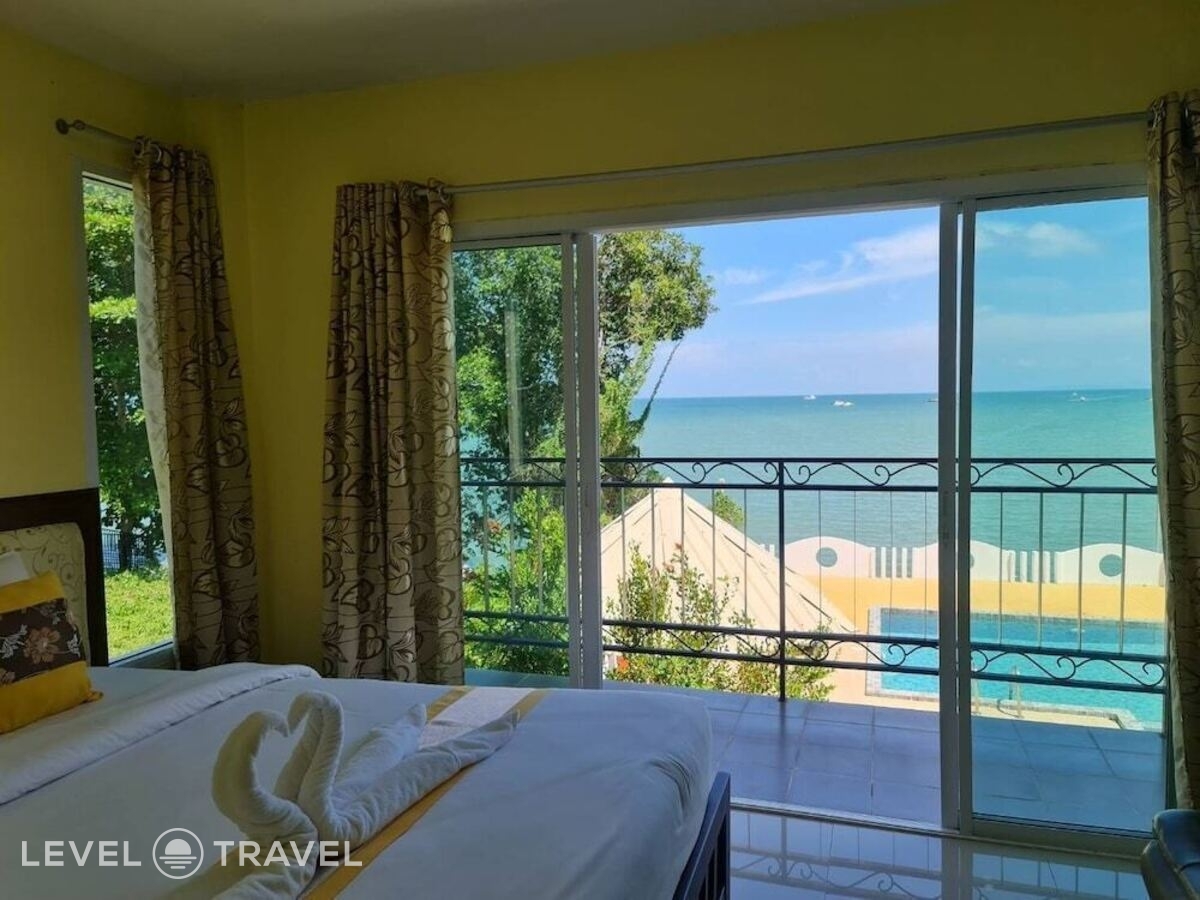 фотографии номера Делюкс с видом на море отеля Chom By The Sea (Ex. Anyavee Nam Mao Beach Resort) в Таиланд(Ао Нанг) - фото №2