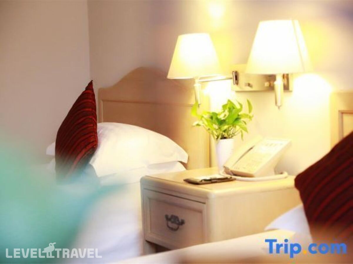 фотографии номера Улучшенный (две односпальные кровати) отеля Jinglun Hotel в Китай(Пекин) - фото №6