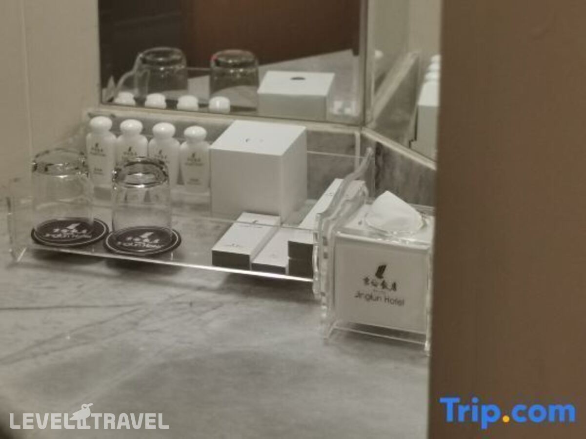 фотографии номера Улучшенный (две односпальные кровати) отеля Jinglun Hotel в Китай(Пекин) - фото №7
