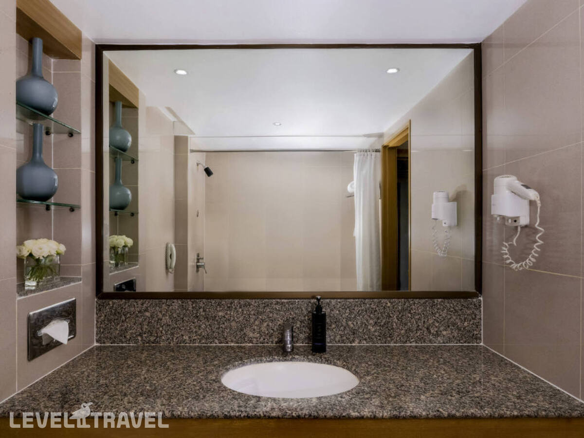 фотографии номера Улучшенный (двуспальная кровать) отеля Grand Mercure Bangkok Atrium (Ex.Avani Atrium Hotel) в Таиланд(Бангкок) - фото №4