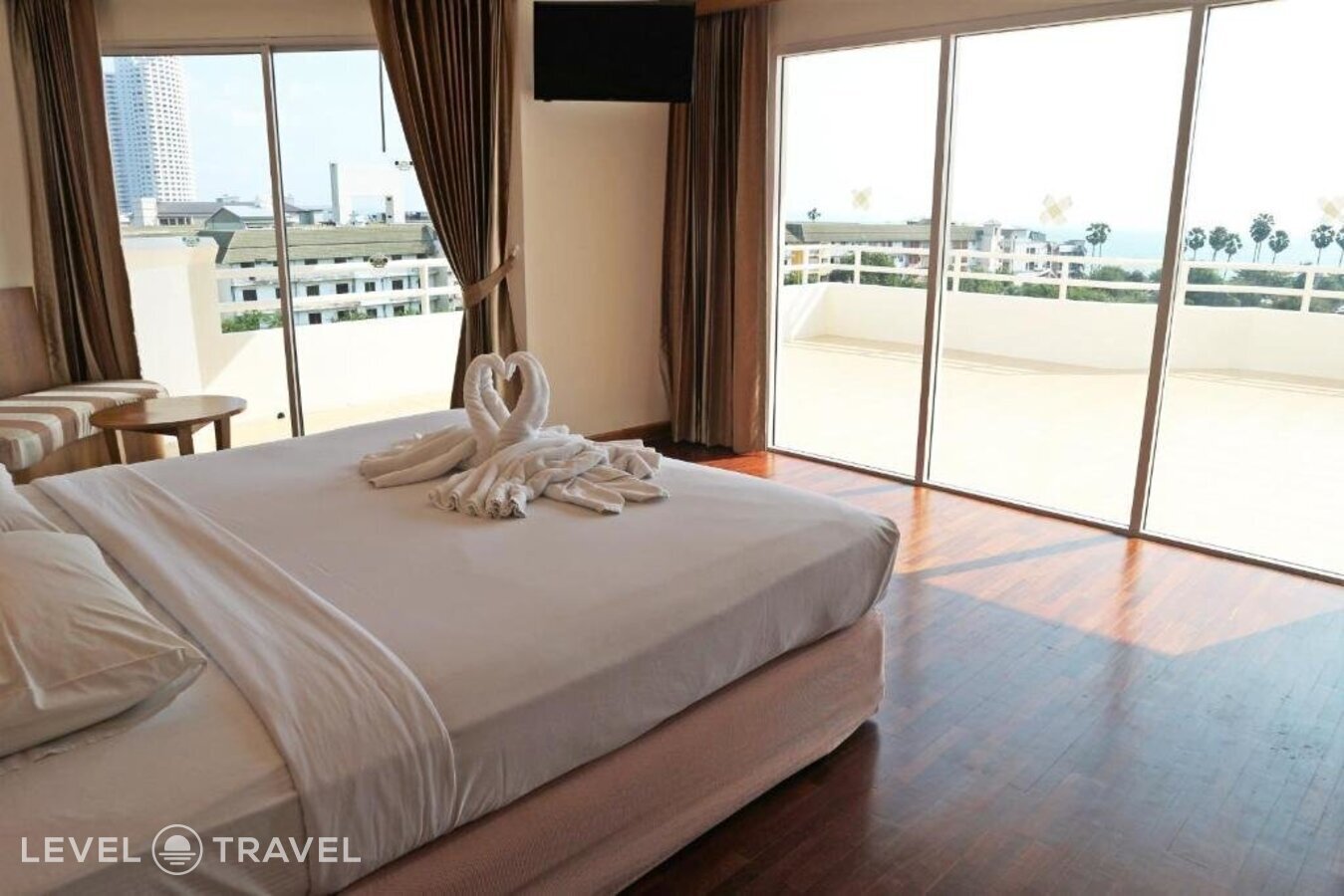 фотографии номера Делюкс с видом на море (две односпальные кровати) отеля Welcome Jomtien Beach Hotel в Таиланд(Джомтьен) - фото №2