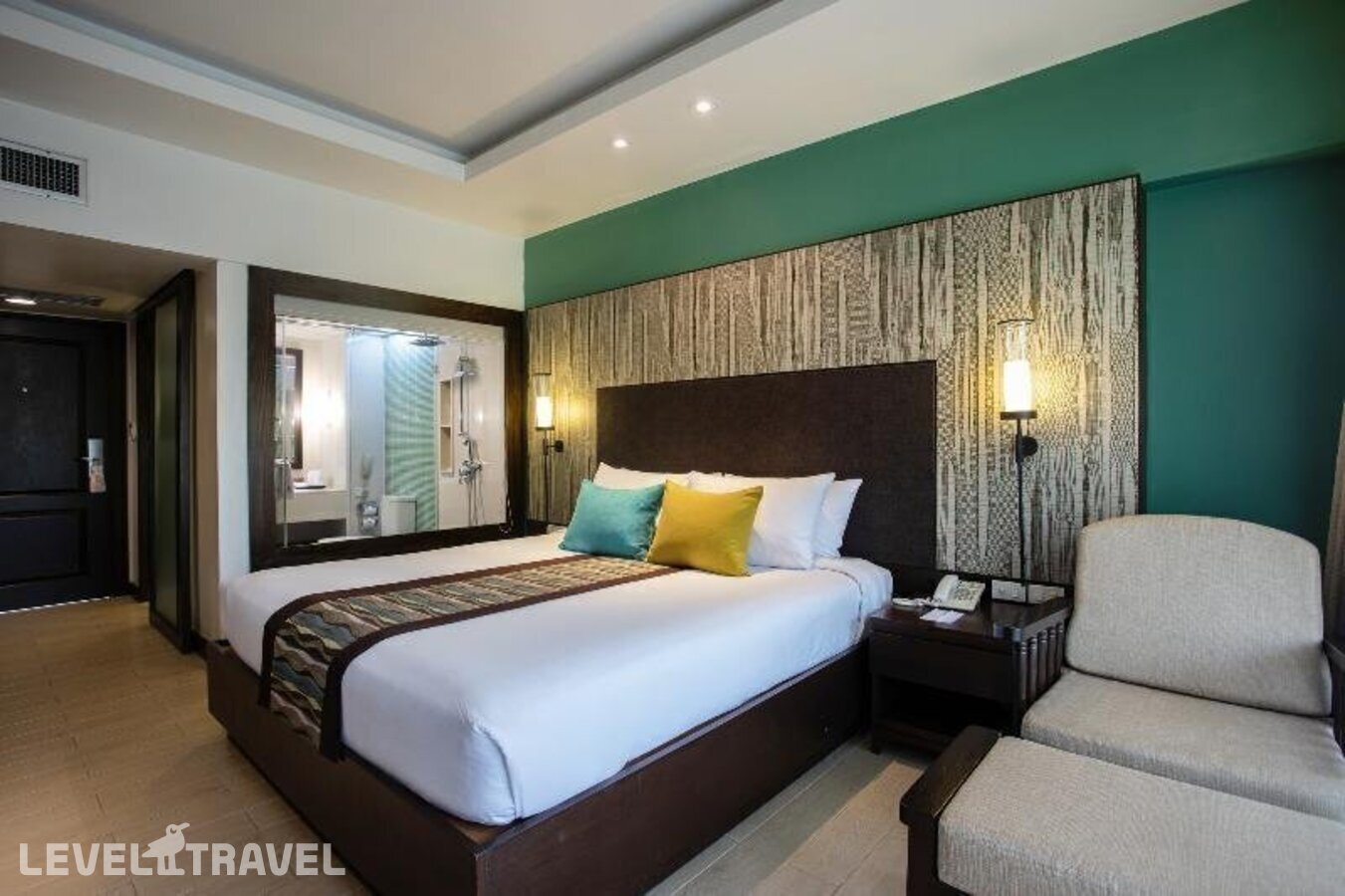 фотографии номера Стандартный (две односпальные кровати) отеля Courtyard By Marriott Phuket Patong Beach (Ex. Patong Merlin) в Таиланд(Патонг Бич) - фото №5