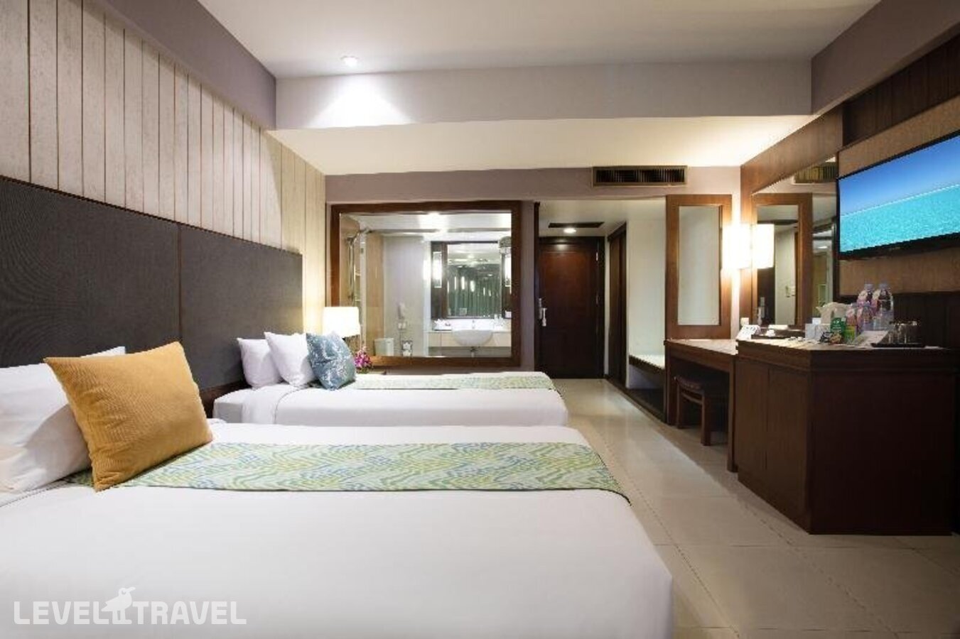 фотографии номера Стандартный (две односпальные кровати) отеля Courtyard By Marriott Phuket Patong Beach (Ex. Patong Merlin) в Таиланд(Патонг Бич) - фото №6