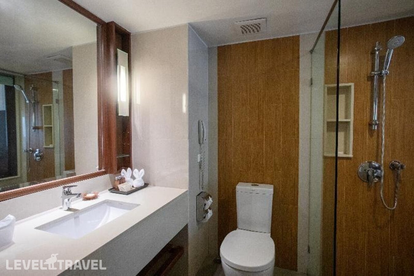 фотографии номера Стандартный (две односпальные кровати) отеля Courtyard By Marriott Phuket Patong Beach (Ex. Patong Merlin) в Таиланд(Патонг Бич) - фото №10