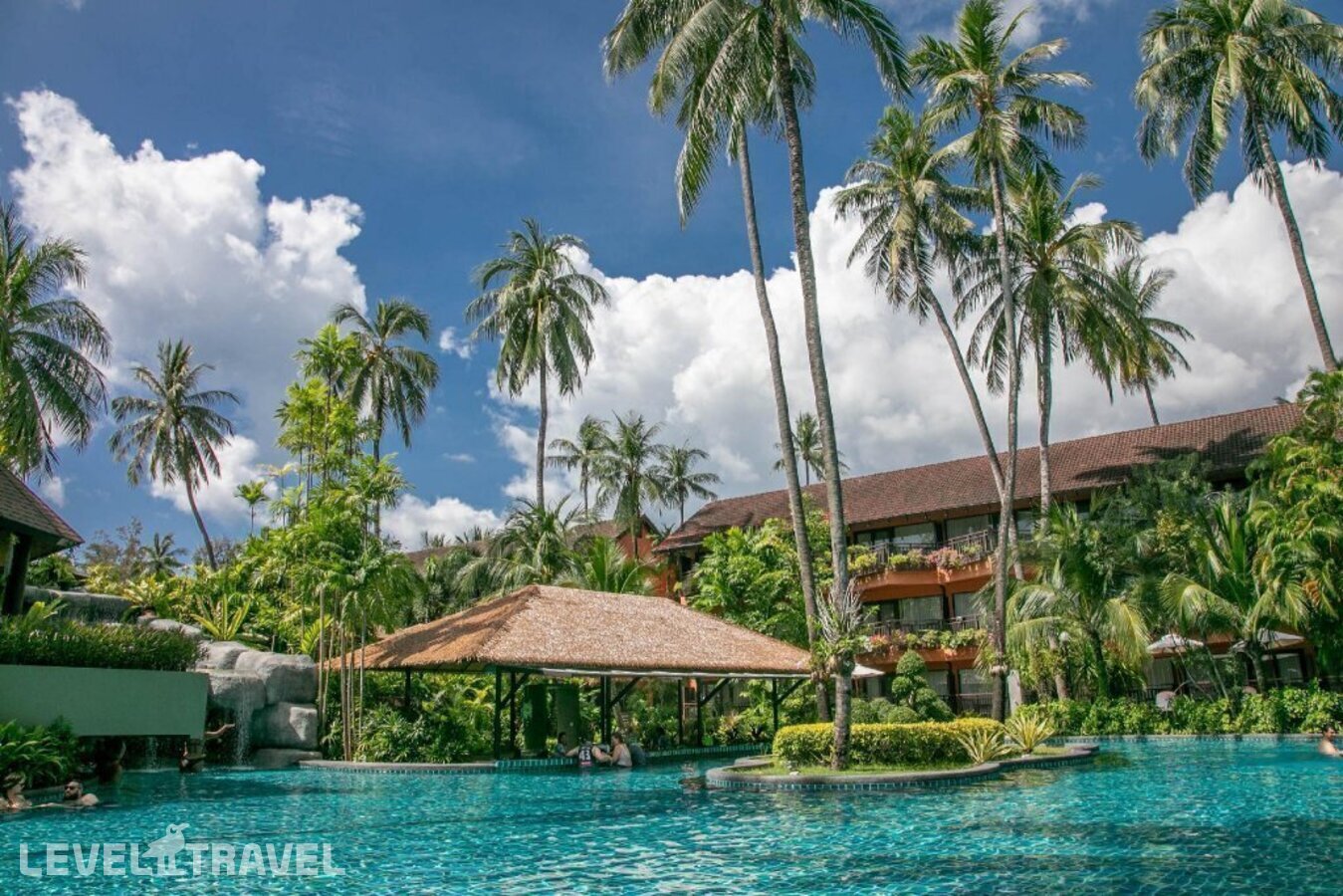 фотографии номера Стандартный (две односпальные кровати) отеля Courtyard By Marriott Phuket Patong Beach (Ex. Patong Merlin) в Таиланд(Патонг Бич) - фото №1