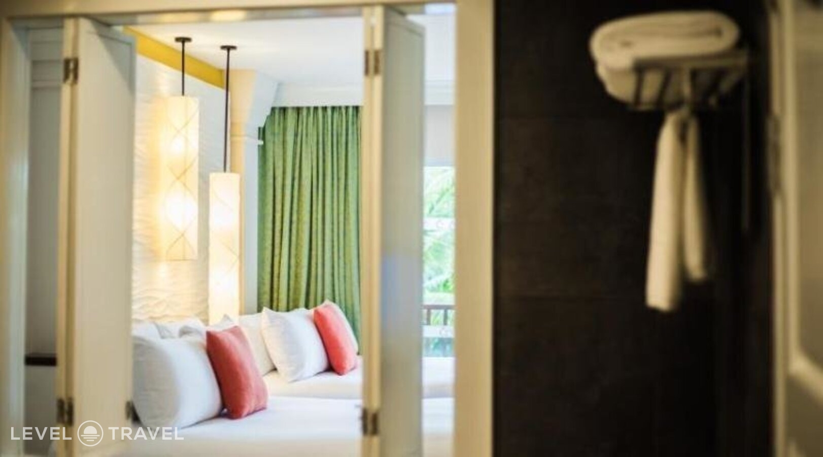фотографии номера Делюкс (две односпальные кровати) отеля Centara Karon Resort Phuket в Таиланд(Карон Бич) - фото №1