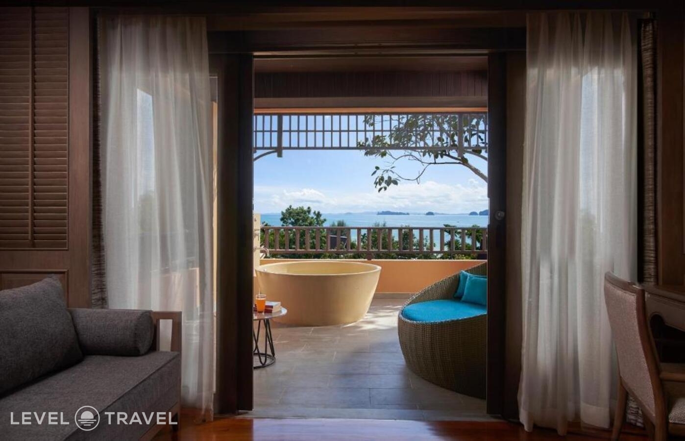 фотографии номера Одноместный делюкс отеля Amari Vogue Krabi в Таиланд(Туб Каек) - фото №8