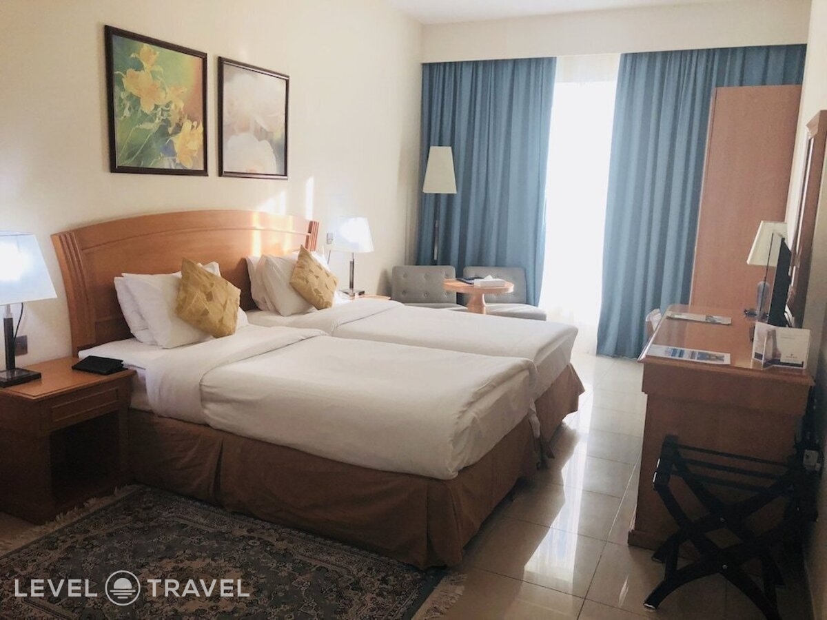 фотографии номера Студия (две односпальные кровати) отеля Golden Tulip Sharjah в ОАЭ(Шарджа) - фото №2