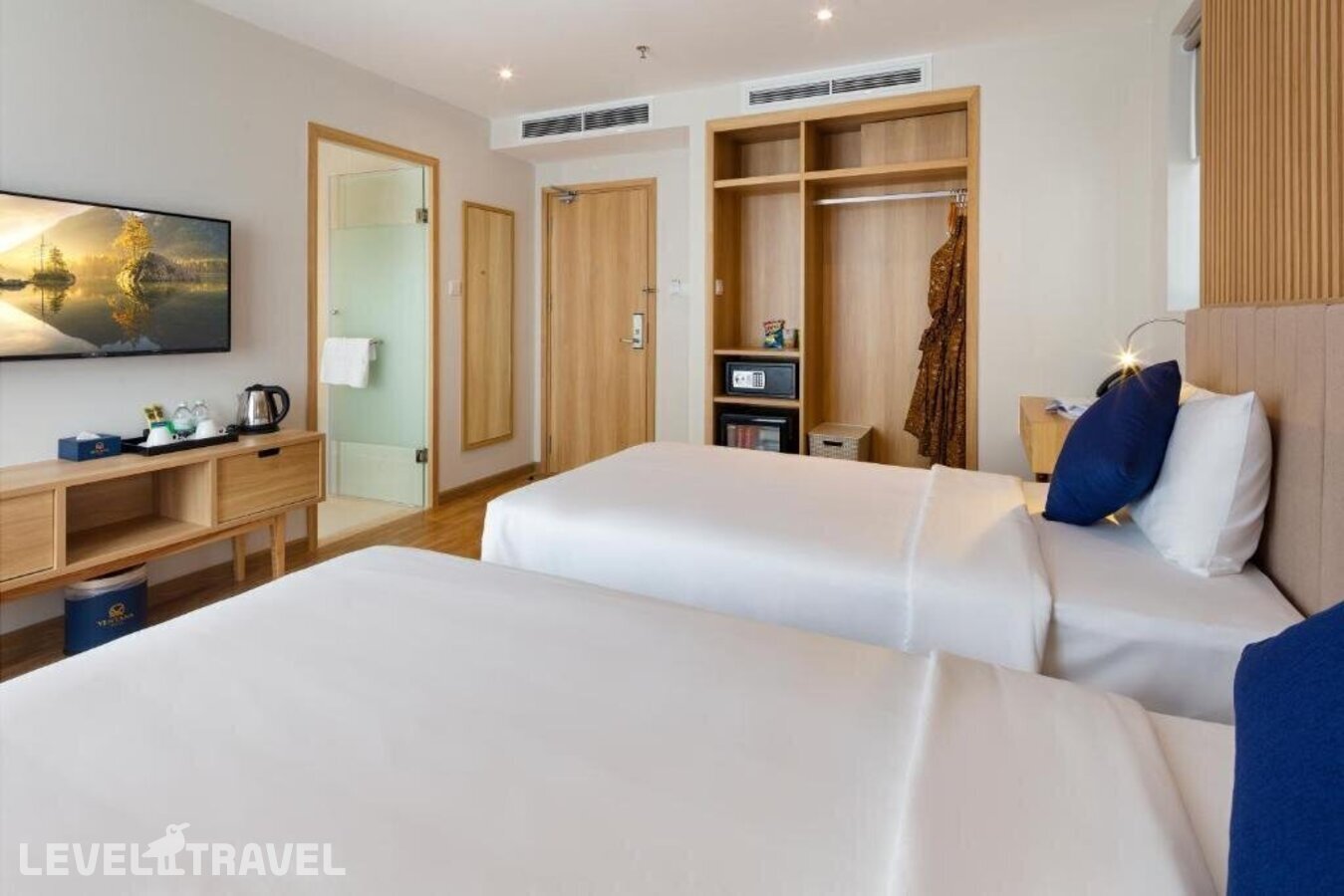 фотографии номера Улучшенный с видом на город отеля Ventana Nha Trang Hotel в Вьетнам(Нячанг) - фото №15