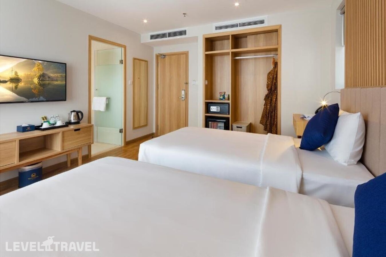 фотографии номера Улучшенный с видом на город отеля Ventana Nha Trang Hotel в Вьетнам(Нячанг) - фото №22