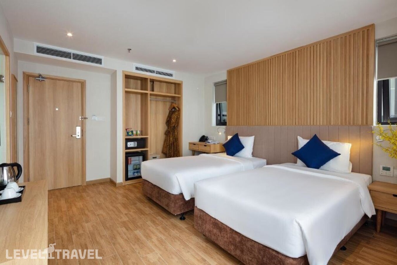 фотографии номера Улучшенный с видом на город отеля Ventana Nha Trang Hotel в Вьетнам(Нячанг) - фото №31