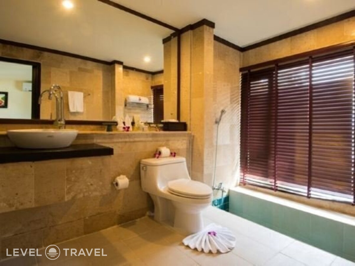 фотографии номера Делюкс с видом на море (две односпальные кровати) отеля Andaman White Beach Resort в Таиланд(Найтон Бич) - фото №23