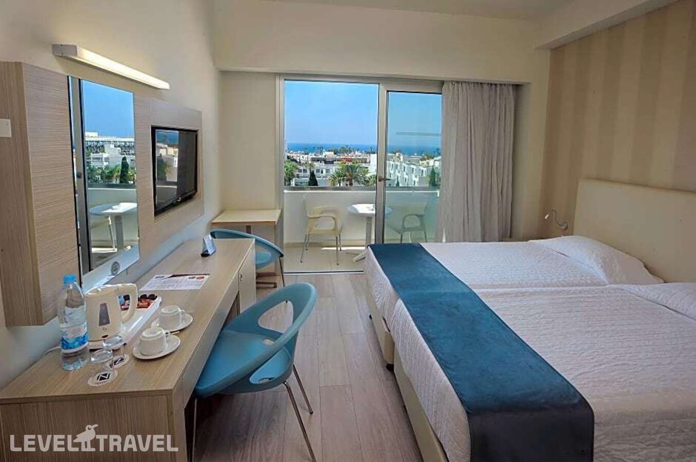 фотографии номера Улучшенный (две односпальные кровати) отеля Nestor Hotel в Кипр(Пантаху Бич) - фото №2