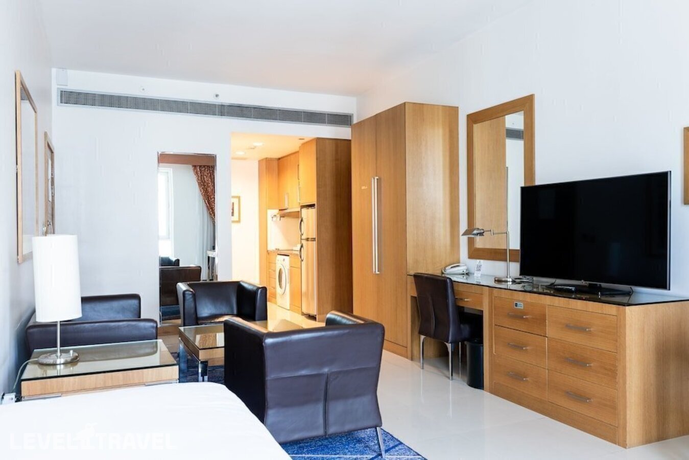 фотографии номера Студия (двуспальная кровать) отеля Four Points By Sheraton Downtown в ОАЭ(Бар Дубай) - фото №4