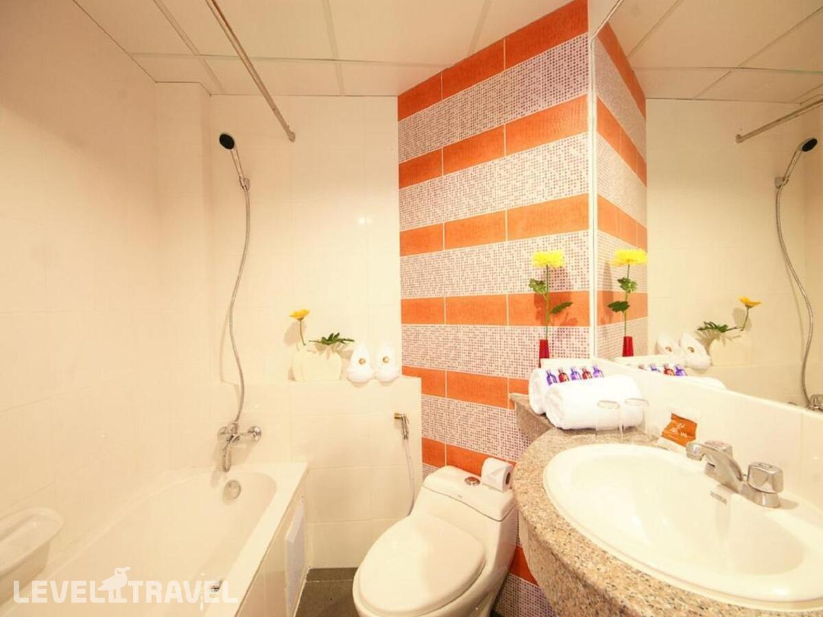 фотографии номера Стандартный (две односпальные кровати) отеля Bella Express Hotel (Ex. Best Western Bella Express) в Таиланд(Центральная Паттайя) - фото №6