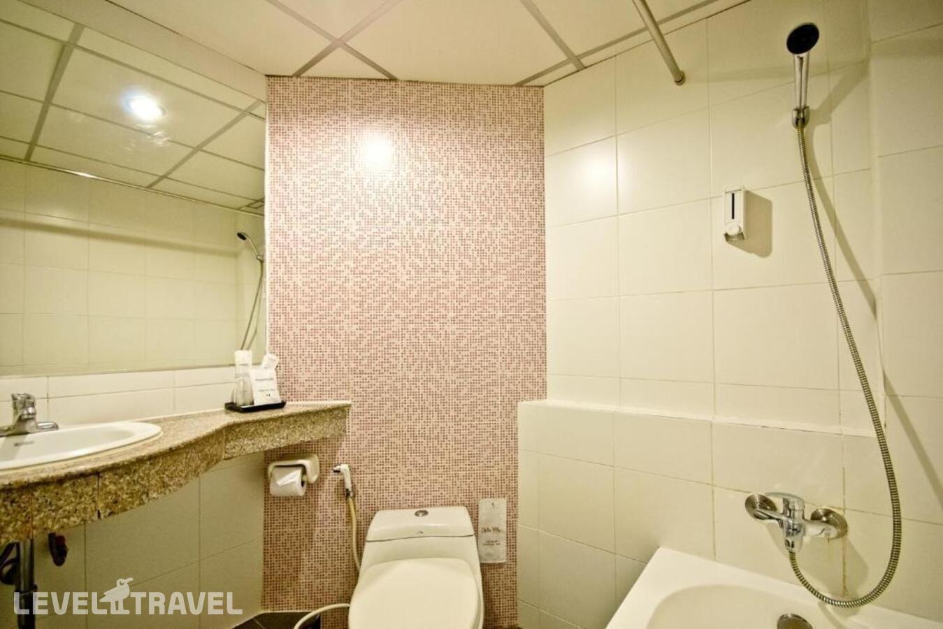 фотографии номера Стандартный (две односпальные кровати) отеля Bella Express Hotel (Ex. Best Western Bella Express) в Таиланд(Центральная Паттайя) - фото №7