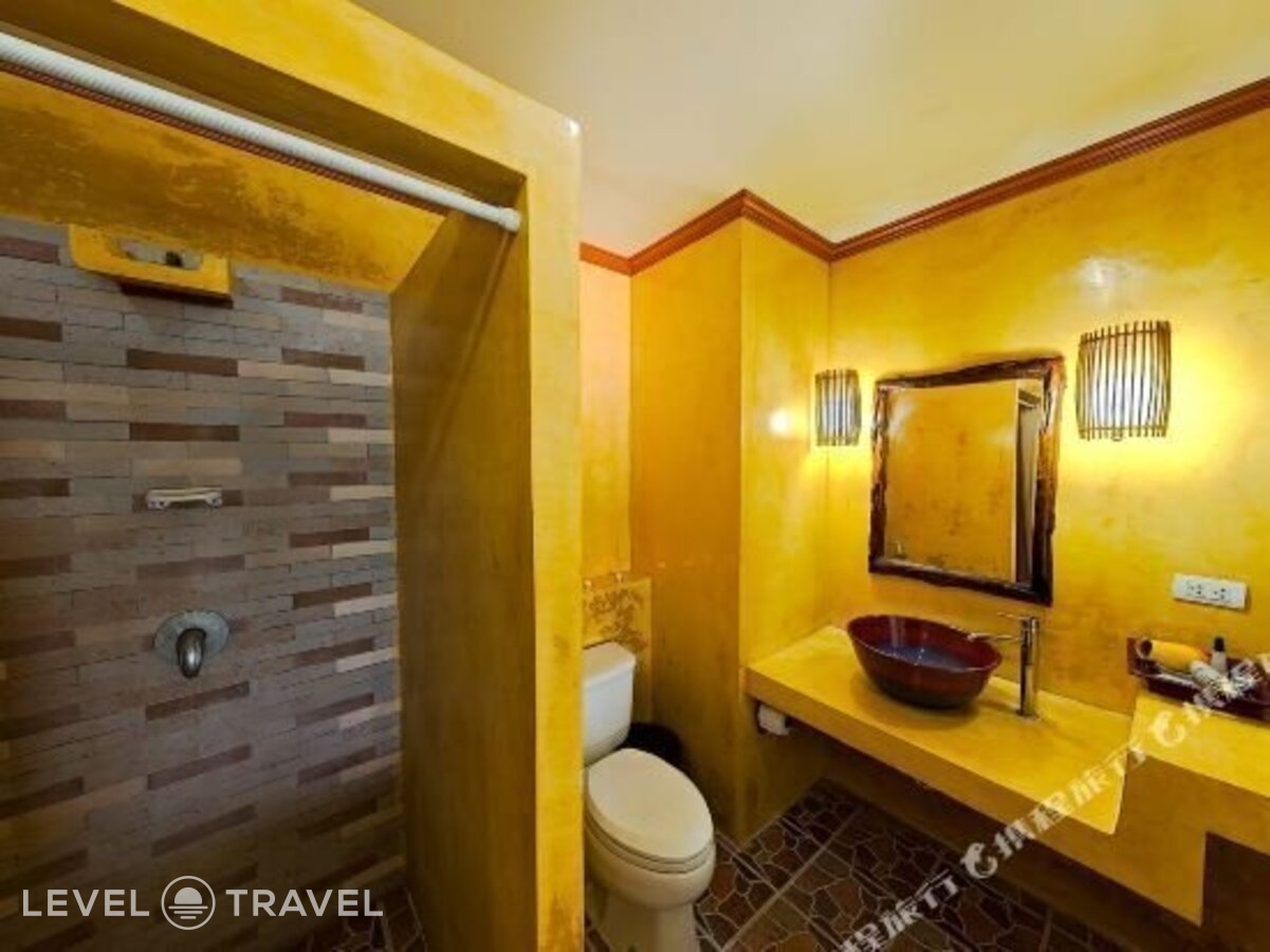 фотографии номера Одноместный делюкс с балконом отеля Andamanee Boutique Resort в Таиланд(Ноппарат Тара) - фото №11