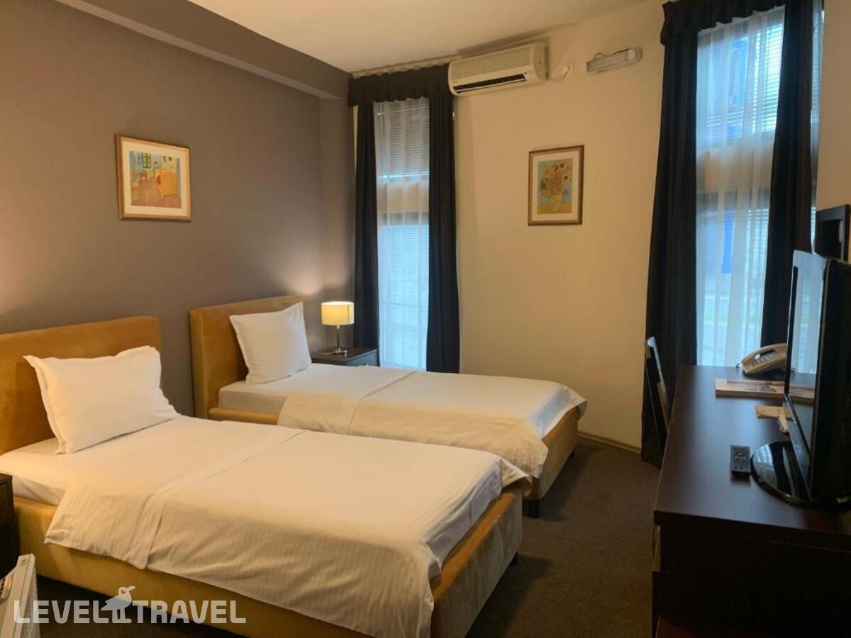 фотографии номера Стандартный (две односпальные кровати) отеля Hotel Keto в Черногория(Подгорица) - фото №2