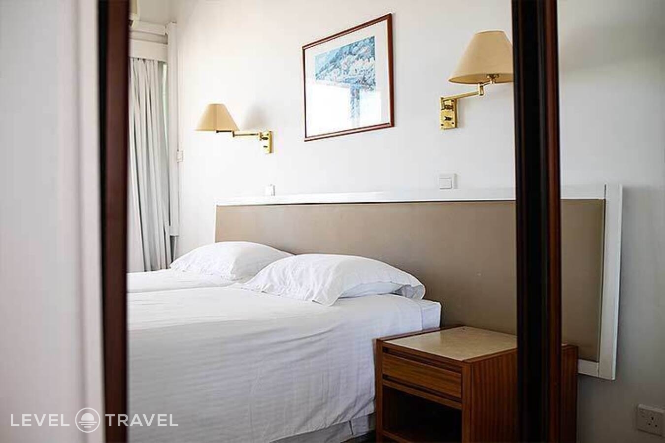 фотографии номера Студия (две односпальные кровати) отеля Sun Hall Beach Hotel Apts в Кипр(Ларнака) - фото №1