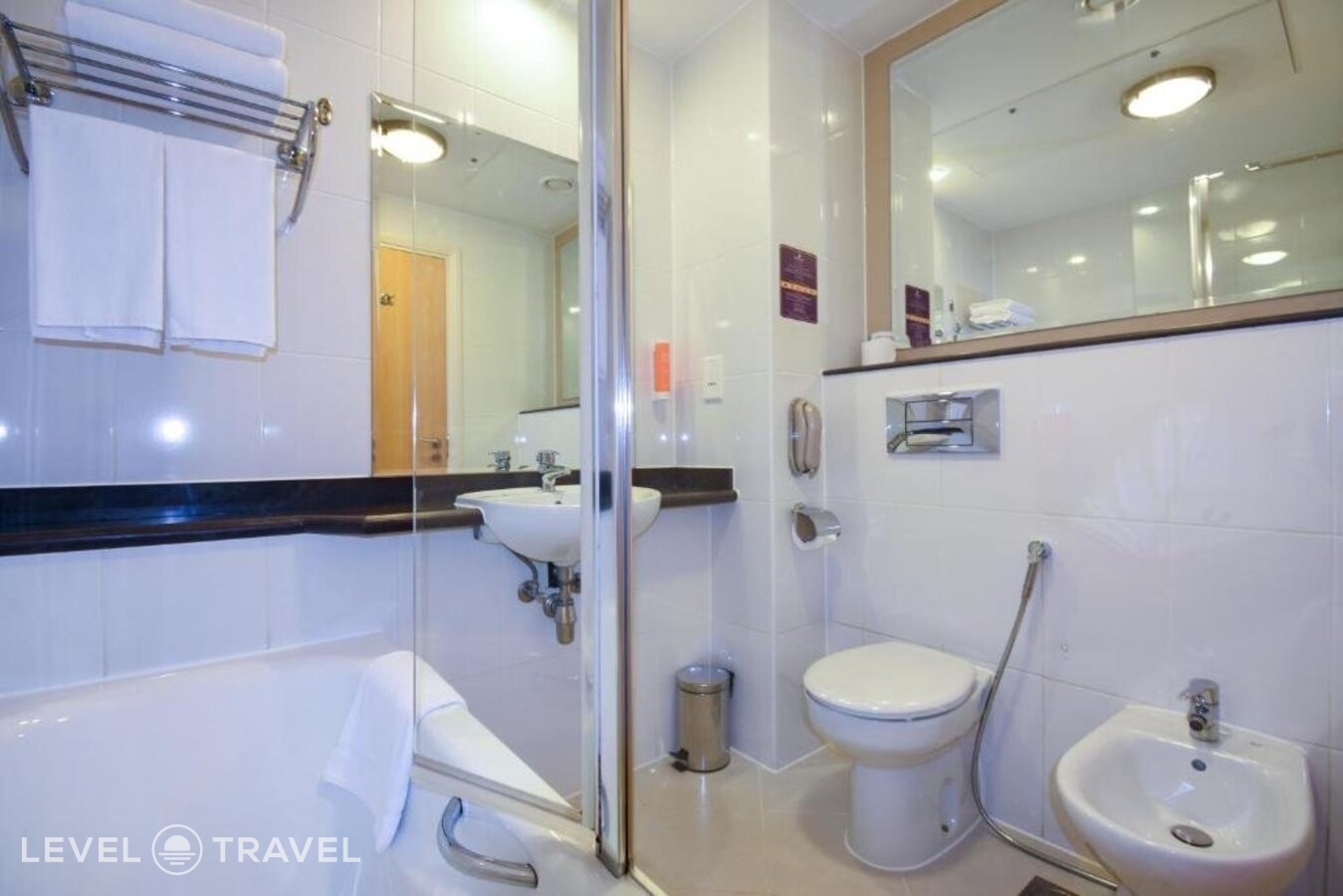 фотографии номера Стандартный (две односпальные кровати) отеля Premier Inn Capital Center в ОАЭ(Абу-Даби) - фото №5