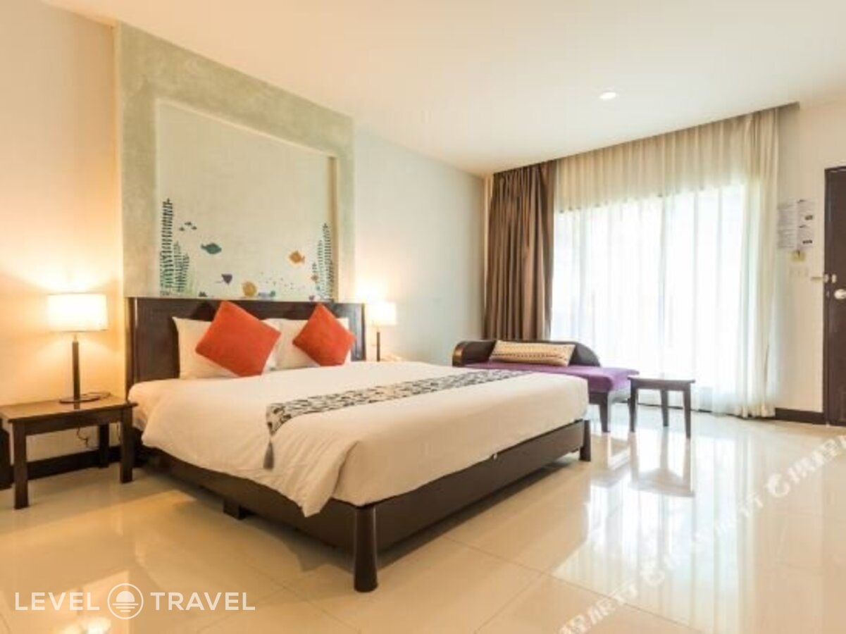 фотографии номера Делюкс с видом на бассейн отеля Krabi Aquamarine Resort в Таиланд(Ноппарат Тара) - фото №9
