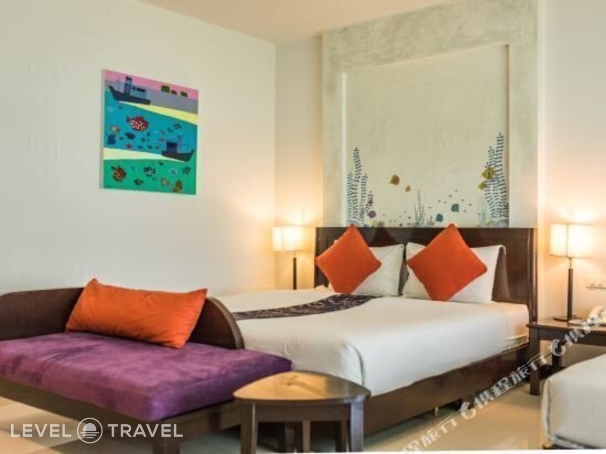фотографии номера Делюкс с видом на бассейн отеля Krabi Aquamarine Resort в Таиланд(Ноппарат Тара) - фото №5