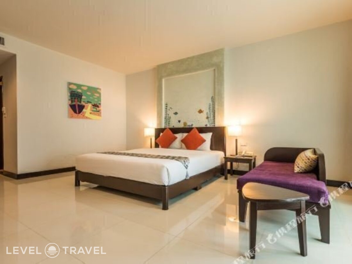 фотографии номера Делюкс с видом на бассейн отеля Krabi Aquamarine Resort в Таиланд(Ноппарат Тара) - фото №8