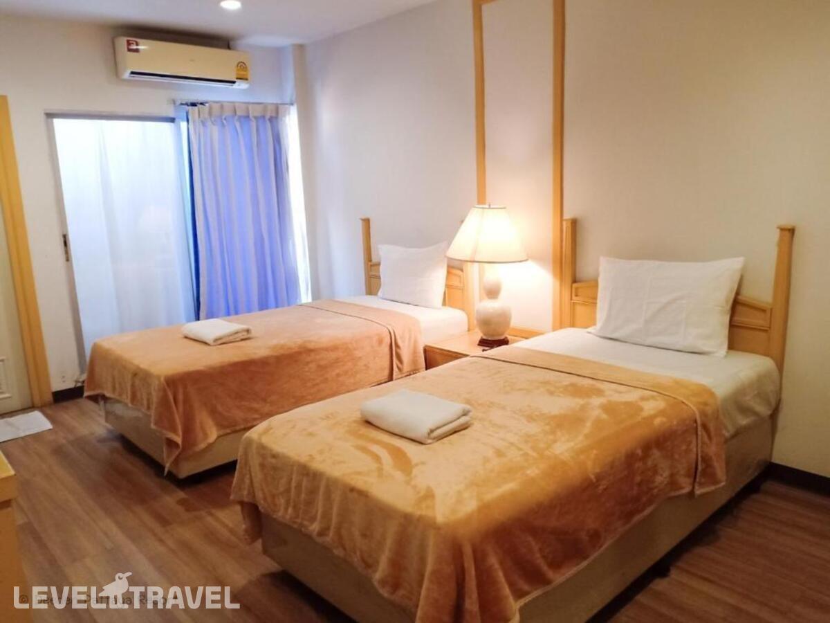фотографии номера Стандартный (две односпальные кровати) отеля Deeden Pattaya Resort в Таиланд(Южная Паттайя) - фото №3