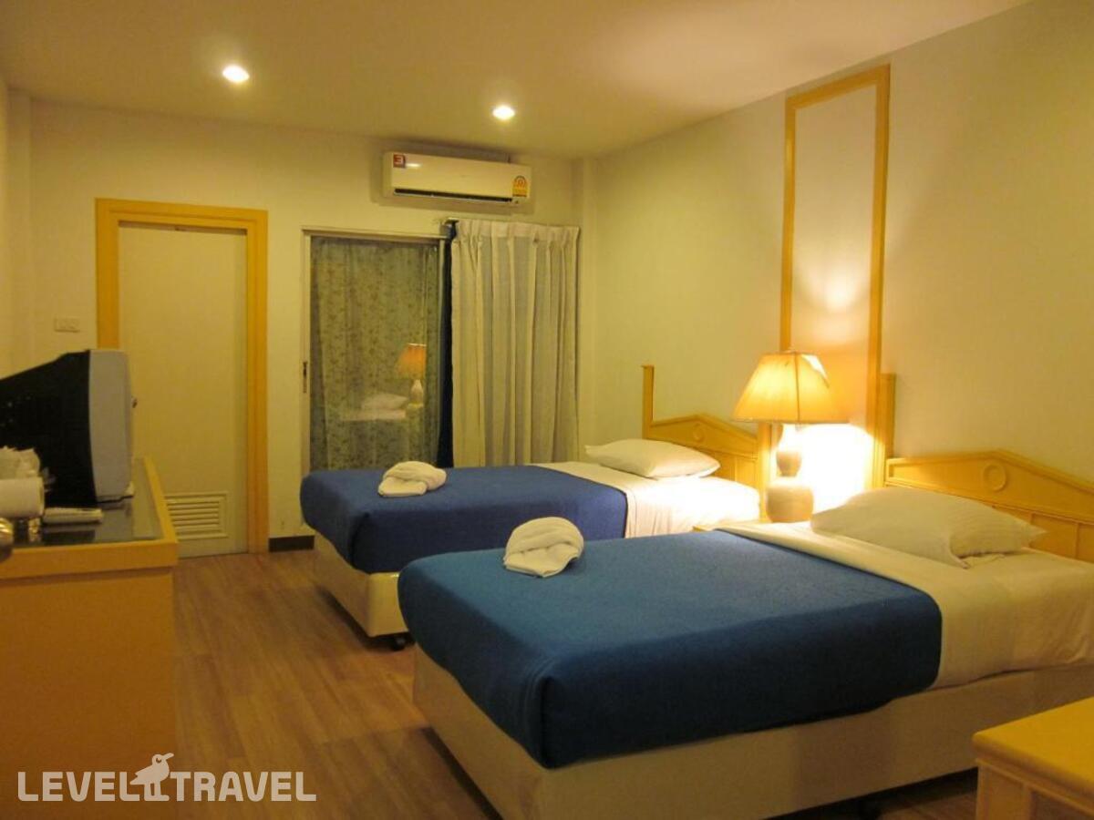 фотографии номера Стандартный (две односпальные кровати) отеля Deeden Pattaya Resort в Таиланд(Южная Паттайя) - фото №2