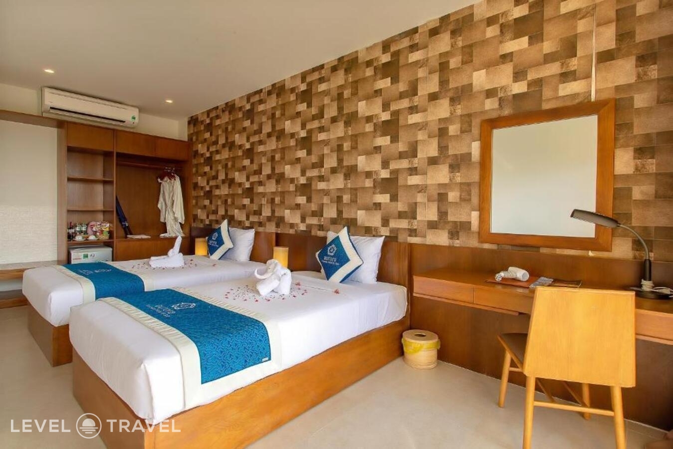 фотографии номера Делюкс (две односпальные кровати) отеля Aurora Riverside Hotel (Ex. Phuoc An River Hotel) в Вьетнам(Хойан) - фото №4
