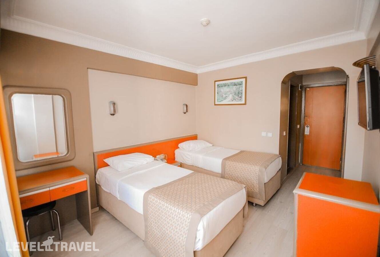 фотографии номера Стандартный (две односпальные кровати) отеля Sahinler Hotel в Турция(Фатих) - фото №1