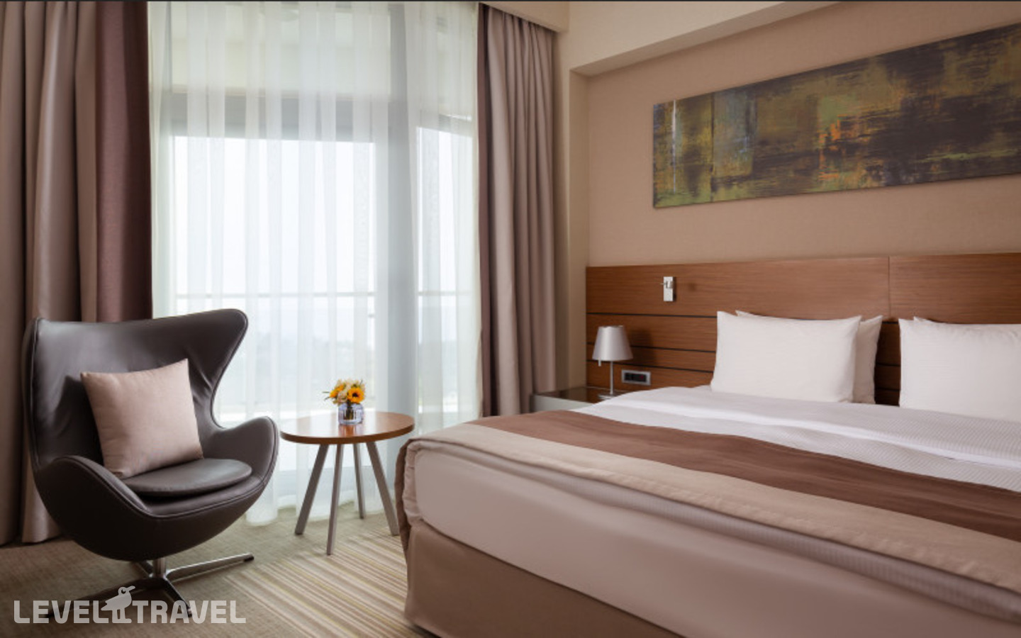 фотографии номера Улучшенный номер отеля METROPOL Гранд Отель Геленджик (Ex. Kempinski Grand Hotel) в Россия(Геленджик) - фото №7