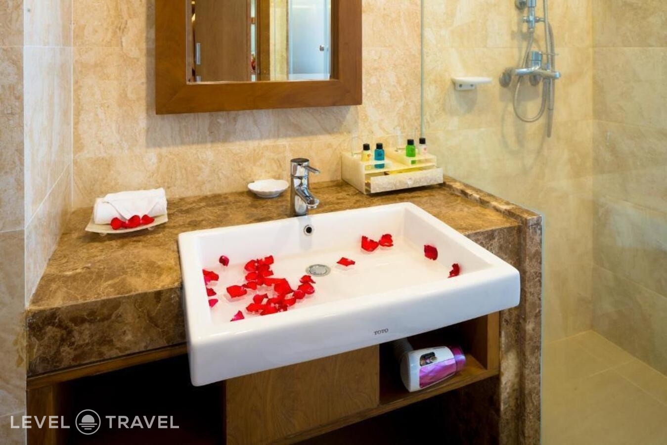 фотографии номера Делюкс (двуспальная кровать) отеля Galina Hotel & Spa в Вьетнам(Нячанг) - фото №10