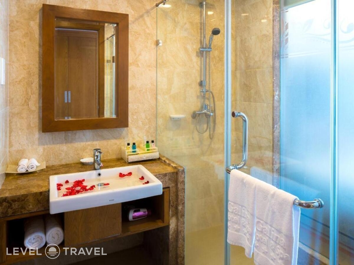 фотографии номера Делюкс (двуспальная кровать) отеля Galina Hotel & Spa в Вьетнам(Нячанг) - фото №2