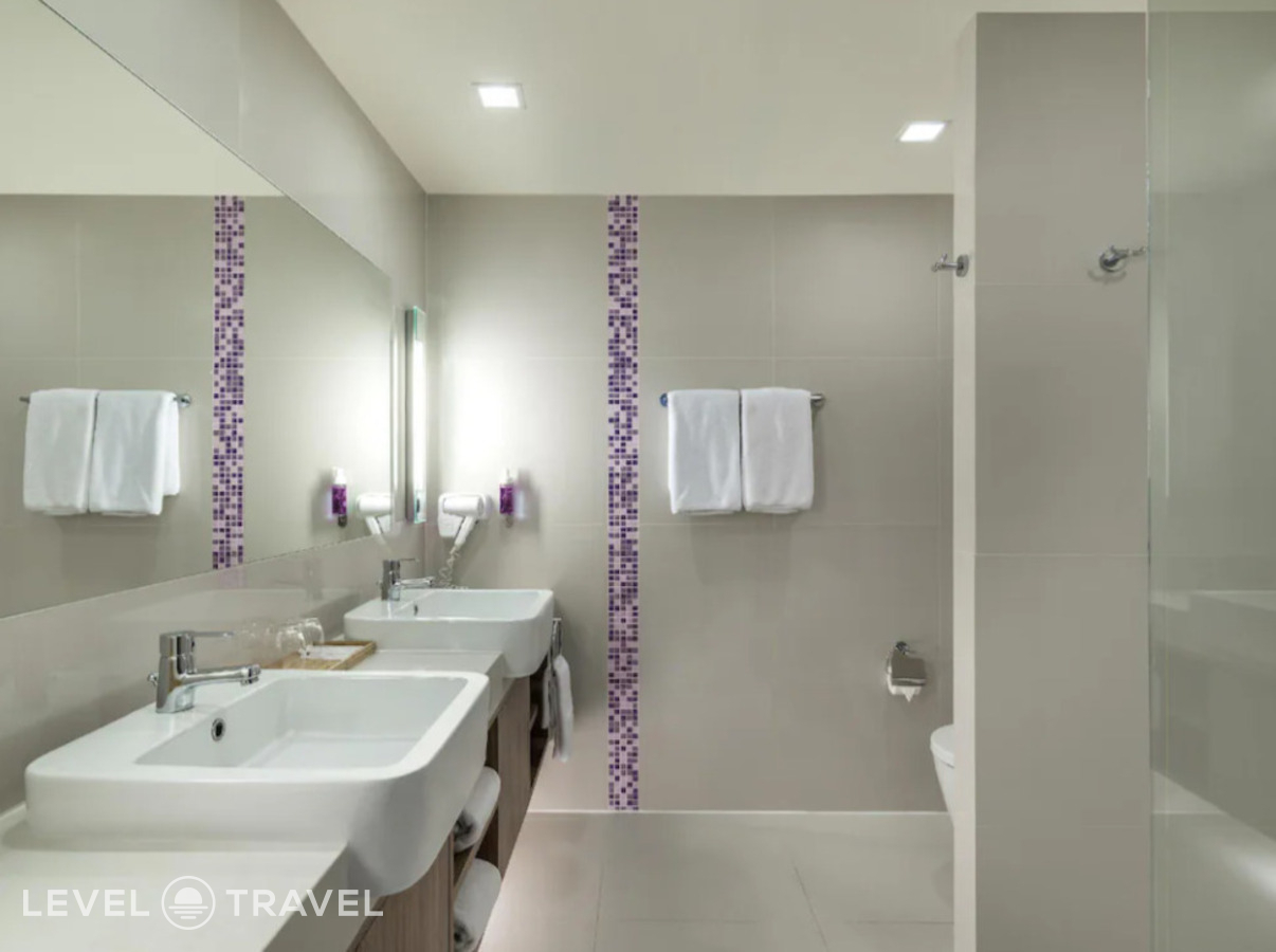 фотографии номера Стандартный (две односпальные кровати) отеля Travelodge Pattaya (Ex. Premier Inn Pattaya) в Таиланд(Центральная Паттайя) - фото №7