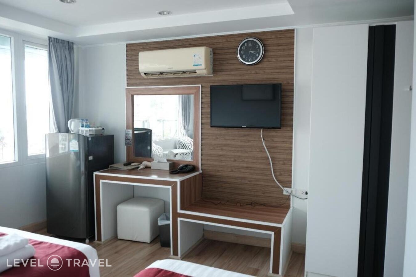 фотографии номера Делюкс (две односпальные кровати) отеля The Beach Front Resort в Таиланд(Центральная Паттайя) - фото №1