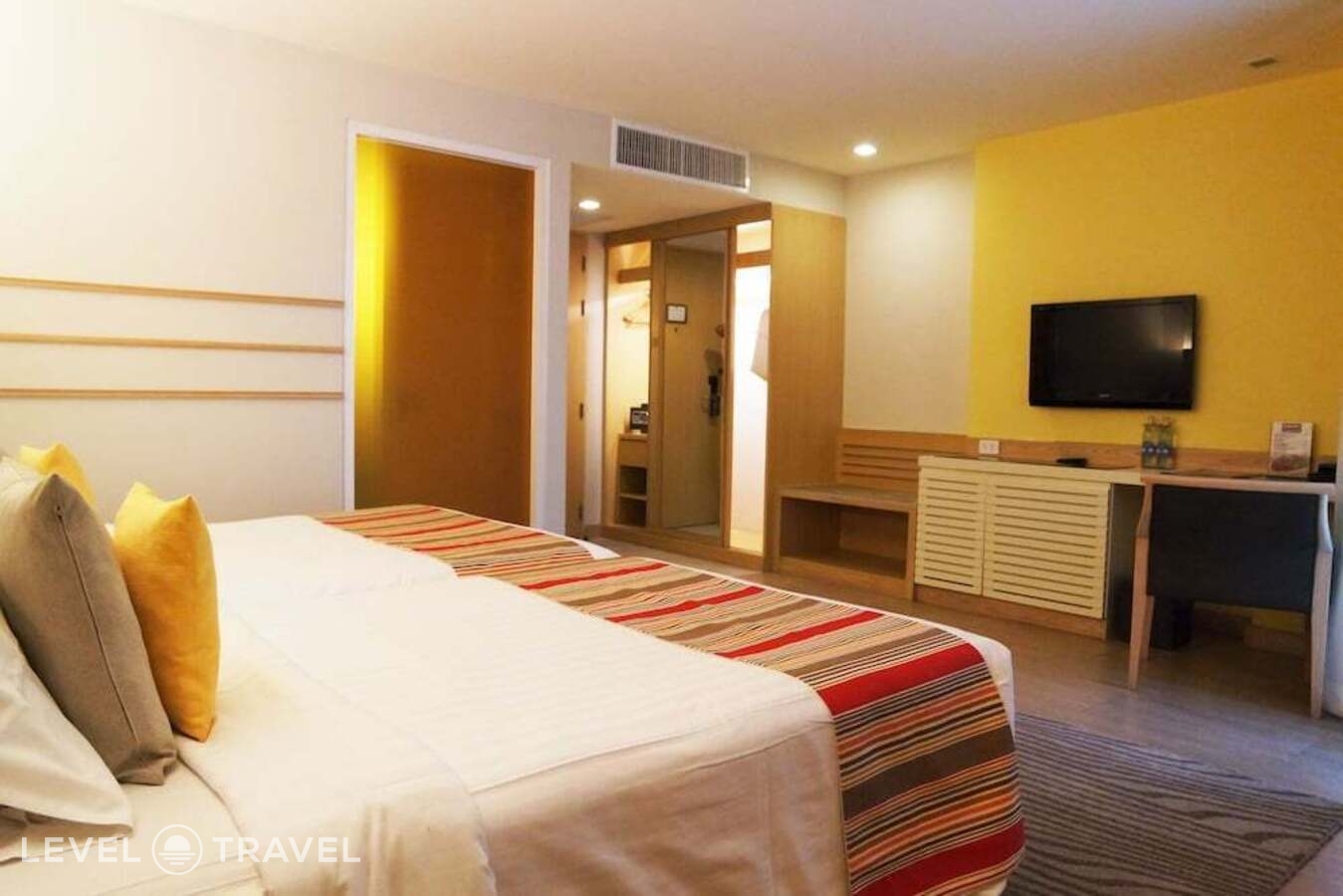 фотографии номера Делюкс с видом на море (две односпальные кровати) отеля Pattaya Sea View Hotel в Таиланд(Центральная Паттайя) - фото №6